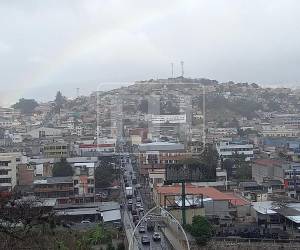 En la región central se pronostica una temperatura máxima de 32 C° y una mínima de 21 C°. Para Tegucigalpa, la máxima será de 29 C° y la mínima de 20 C°.