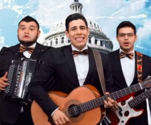 “Aunque vayas con dinero, creo que va a estar bien cul... con la discriminación”, dice el trio de comediantes musicales originarios de Monterrey. /Foto captura Youtube/