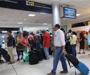 Autoridades sanitarias pidieron la colaboración de los ciudadanos para la implementación de la revisión.