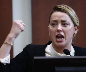 La actriz de “Aquaman”, de 36 años, relató múltiples casos de presuntos abusos físicos y sexuales durante su segundo día como testigo en el caso de difamación presentado en su contra por la estrella de “Piratas del Caribe”.