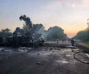 El accidente ocurrió en horas de la madrugada en la carretera que conecta Ciudad Victoria, en Tamaulipas, con Monterrey, con el vecino estado de Nuevo León.