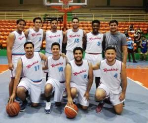 l quinteto de Rookies venció a Hato Thunders en su presentación del martes en el Nacional de Ingenieros Coliseum. Foto: Cool Bear Media / Gerson Gómez Rosa