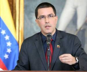 Jorge Arreaza dijo que Pence era un violador de los derechos migrantes.