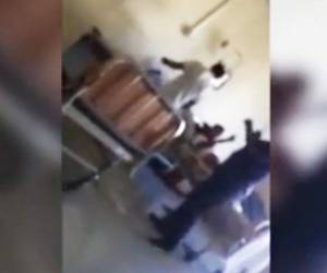 El paciente y el médico se agredieron verbalmente antes de llegar a los golpes.