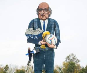 La imagen de Joseph Blatter en este muñeco.