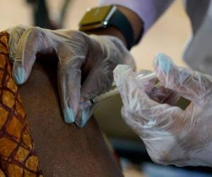 Nueva Inglaterra está sufriendo cifras récord de contagios, hospitalizaciones y decesos comparables a la época previa a las vacunas, en su mayoría entre los no vacunados. FOTO: AP