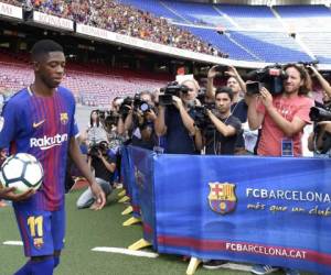 Ousmane Dembélé pisó el césped del Camp Nou vistiendo la camiseta número 11 en su espalda (Foto: Agencia AFP)