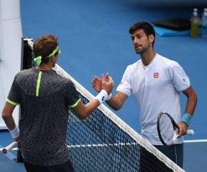 El uzbeko Denis Istomin eliminó al mejor jugador del mundo, el serbio Novak Djokovic.