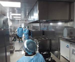 El Ministerio Público realizó este viernes una inspección en el hospital para pacientes covid de Tegucigalpa ante la denuncia sobre las fallas en el sistema de oxígeno. Foto: Ministerio Público.