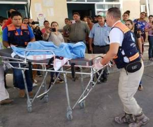 Momento en el que la pequeña era ingresada al Hospital del Sur.