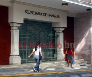 La Secretaría de Finanzas ha tenido que acudir a la colocación de títulos valores para cubrir el desfase presupuestario.