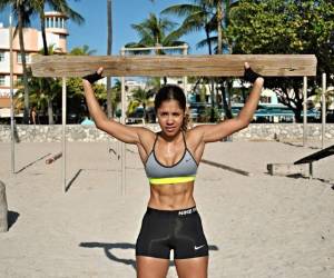 Fabiana Cabrera Ferrarini goza de un gran físico que le permite estar en forma para inspirar y motivar a otras mujeres para que sigan sus pasos, fotos: Cortesía FCF.