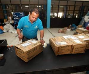 países y regiones del extranjero como España, Estados Unidos y Centroamérica se envían productos como rosquillas, artesanías y alimentos.Foto: Johny Magallanes/ EL HERALDO