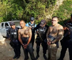Dos de los pandilleros detenidos este miércoles en El Negrito, Yoro.