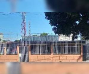 Esta es la parte frontal de la vivienda donde ocurrió la tragedia.