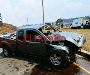 En el vehículo viajaban tres personas rumbo a un balneario cuando ocurrió el percance. (Foto: El Heraldo Honduras)