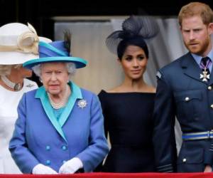 'Los duques de Sussex dejarán de utilizar sus títulos nobiliarios ya que interrumpirán sus tareas como miembros de la Familia Real', dice el comunicado. Foto AFP