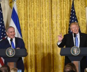 Ambos mandatarios ofrecieron una conferencia de prensa en la Casa Blanca. Foto: AFP