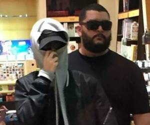 La famosa youtuber de Costa Rica se disfrazó de Justin Bieber y caminó por un centro comercial. ¿El resultado? un caos. Foto captura YouTube Krizz Solano