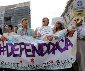 Trump y su Departamento de Justicia han argumentado que el gobierno de Barack Obama actuó ilegalmente cuando implementó DACA. | Foto: AP.