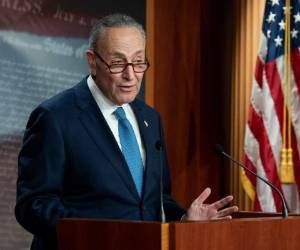 Schumer calificó a los republicanos, que pretenden ignorar el triunfo de Biden, como apoyo a un 'intento de golpe'. Foto: AFP.