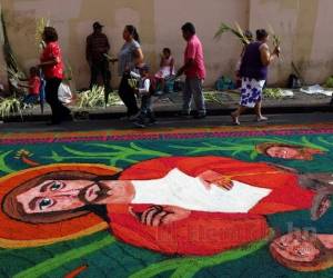 Las alfombras del domingo anterior fueron preparadas como un anticipo de las que se exhibirán este viernes. Foto: EL HERALDO