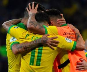 Los jugadores de Brasil celebran después de derrotar a Argentina 2-0 en un partido de semifinales del torneo de fútbol de Copa América en el Estadio Mineirao en Belo Horizonte, Brasil. Foto: Nelson Almeida/ AFP