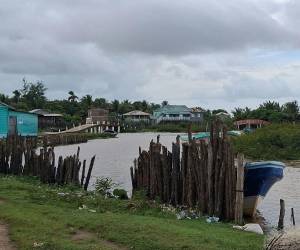 El pueblo de La Mosquitia se encuentra dividido por la exploración de petróleo; algunos dicen que los engañaron porque solo consultaron a una facción y muchos están en desacuerdo.