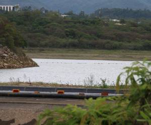 El embalse Los Laureles se acerca a la mitad de su capacidad después de aumentar 12.8 puntos porcentuales en apenas dos días por las lluvias.