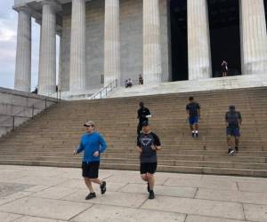 Juan Orlando Hernández, presidente de Honduras, durante su ejercicio matutino en Washington. Foto cortesía Twitter