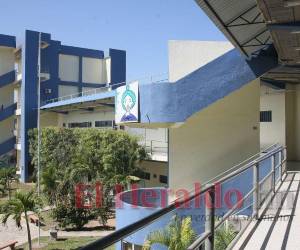 En el CURC se pretende construir un nuevo edificio para estudiantes y personal administrativo, pero está parado por falta de fondos.