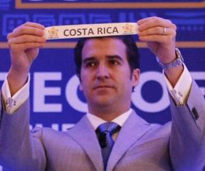 El exsecretario general de la Concacaf, Enrique Sanz, tiene 45 años de edad.