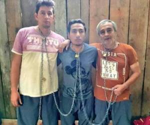 La grabación, difundida primero en Colombia por el canal RCN, se convirtió en la primera prueba de vida de los dos periodistas y el conductor del diario El Comercio de Quito que fueron tomados como rehenes el 26 de marzo en la frontera mientras ejercían su oficio. Foto Cortesía El Comercio