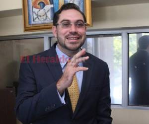 Jorge Cálix mientras es juramentado como presidente provisional del Congreso Nacional, el pasado 21 de enero. FOTO: Emilio Flores/EL HERALDO