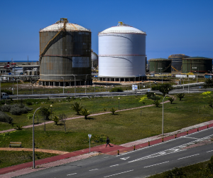 El mercado internacional accederá a las reservas de petróleo para contener los precios.