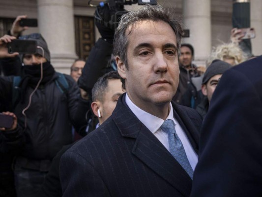 Michael Cohen, ex abogado personal del presidente Donald Trump, sale del tribunal federal el 29 de noviembre de 2018 en la ciudad de Nueva York. Trump persiguió durante la campaña presidencial de 2016. Drew Angerer / Getty Images / AFP.