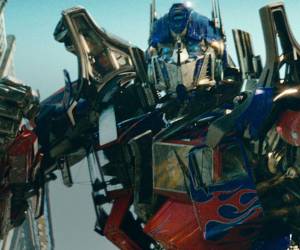Paramount no ha revelado mayores detalles sobre la renovación de Transformers. Se sabe que Michael Bay estaría dispuesto a regresar como director, pero aún no hay confirmación oficial.