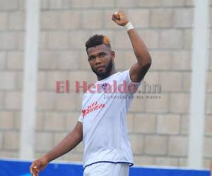 Jorge Benguché ha marcado los tres goles de los Albos. | Foto: Ronal Aceituno.