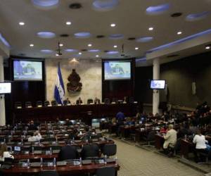 Las comitivas -presididas una por Antonio Rivera Callejas y la otra por Jorge Cálix- han sostenido varias reuniones, pero no reportan avances sustanciales en su trabajo.