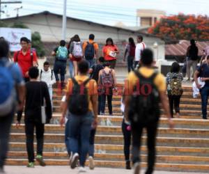 Los portones de la máxima casa de estudios se encuentran abiertos desde las 6:00 de la mañana de este martes. Foto: EL HERALDO