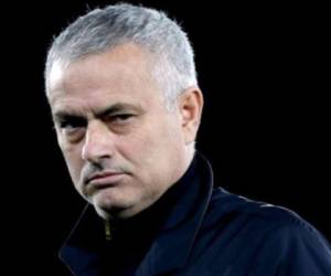 El despido de Mourinho junto a su cuerpo técnico, supuso la millonaria cantidad de 19,6 millones de libras esterlinas. Foto / AFP