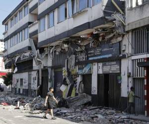 Según cifras divulgadas el martes por De la Espriella, el terremoto deja por el momento al menos 181 personas fallecidas.