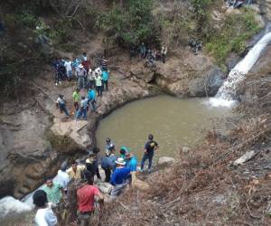 De acuerdo con agentes policiales, los hondureños fallecieron a consecuencia de asfixia por sumersión.