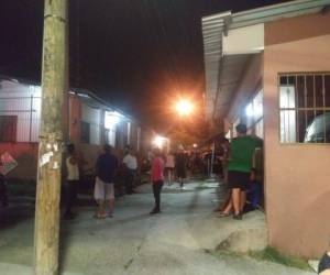 Vecinos de la colonia Cerro Verde se mostraron sorprendidos y temerosos tras el triple crimen.