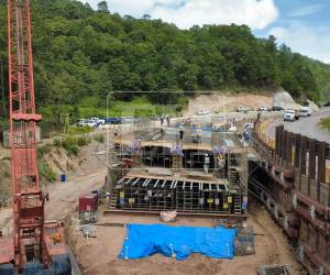 Los problemas de inestabilidad en la carretera CA-6 finalmente verán una solución definitiva para el tramo del Uyuca, afectado por condiciones geológicas. Con un avance del 57% de ejecución, la obra comienza a perfilarse.