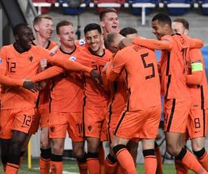 Con este resultado, Holanda empata con tres puntos en el Grupo G a Noruega, que perdió 3-0 frente a Turquía. Foto:AFP