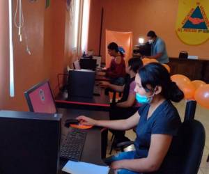 Gracias a la donación del aula de estudio en el Mercado San Isidro de Tegucigalpa, los hijos de los locatarios ahora tienen un espacio acondicionado para realizar sus trabajos escolares.