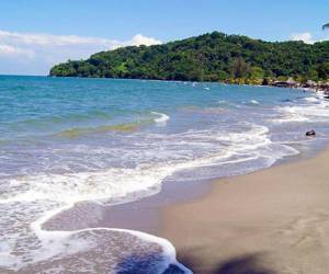 De acuerdo con estimaciones de las autoridades, Honduras se prepara para recibir a más de 2.5 millones de visitantes durante la Semana Santa del año 2026, ya que prevén un gran desplazamiento hacia lugares costeros y soleados donde miles de familias disfrutarán juntas del feriado. A continuación, los destinos más visitados en el país durante esta temporada: