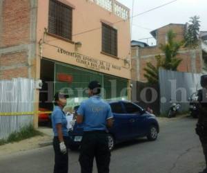 Las autoridades llegaron esta mañana hasta el lugar para dar constancia del crimen.