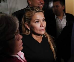 Jeanine Añez asumió este día la presidencia de Bolivia, en una sesión del Congreso que no contó con la presencia de los congresistas del MAS. Foto: cortesía.